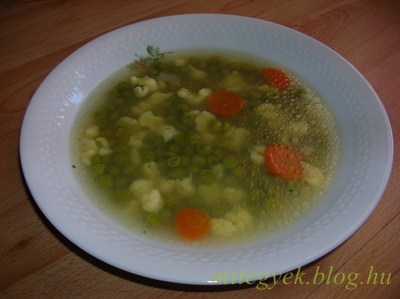 Fehér zöldborsó leves (tejmentes, tejfehérje mentes, laktózmentes, szójamentes,  tojásmentes, gluténmentes)